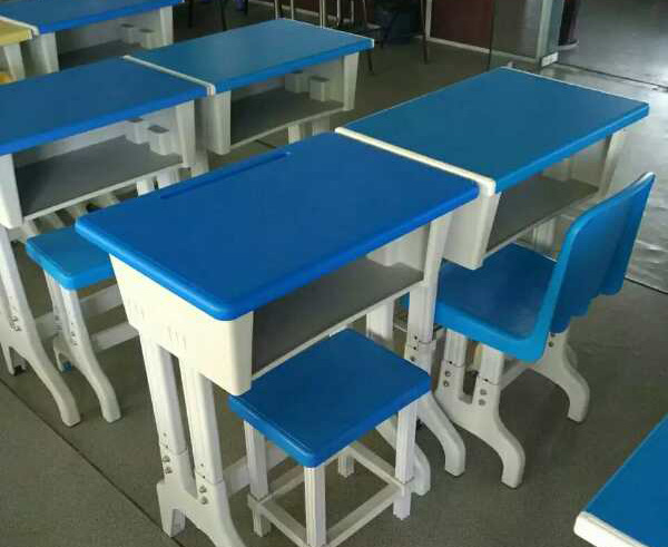 学生课桌椅采用环保材料