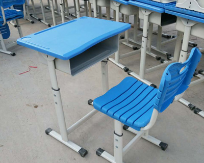 学生课桌椅生存规则就是优胜劣汰